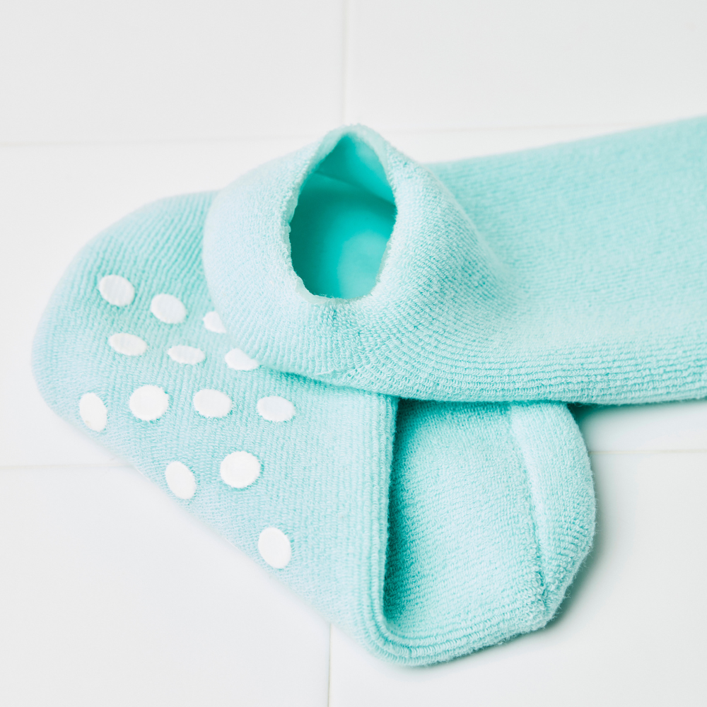 The Sleep On It Overnight Moisturizing Gel Socks
