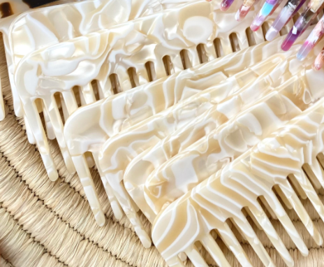 Cream Pearl Comb