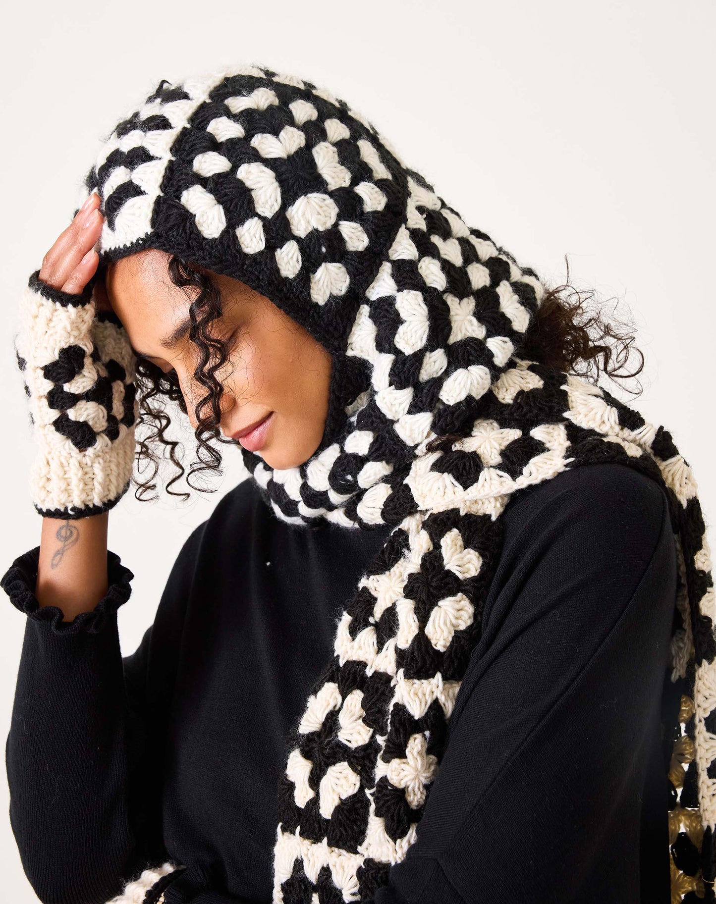 La Paz Crochet Balaclava - Cream/Black
