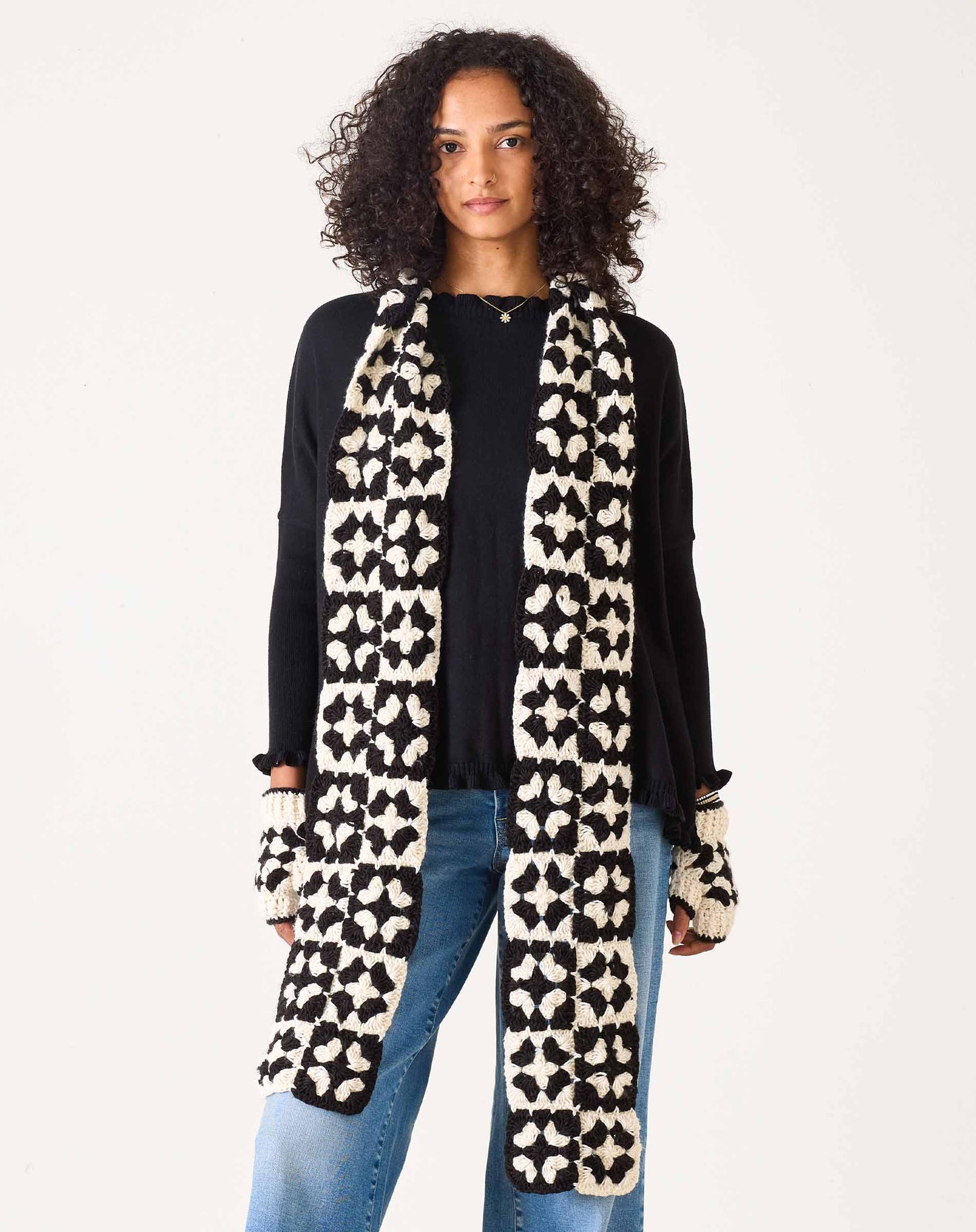 La Paz Crochet Scarf - Cream/Black