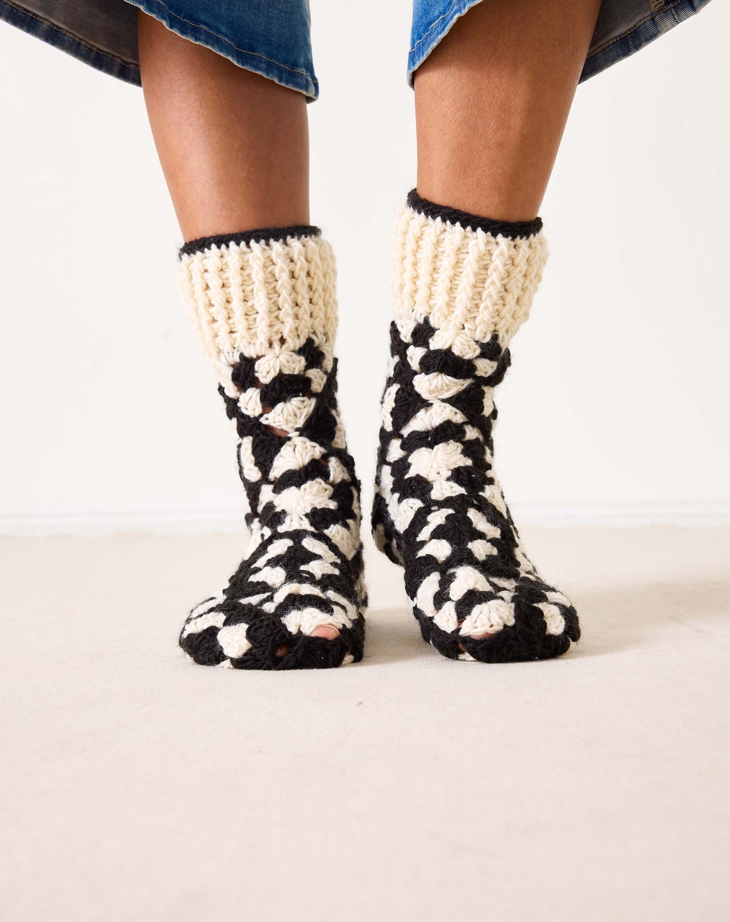 La Paz Crochet Slipper Socks - Cream/Black