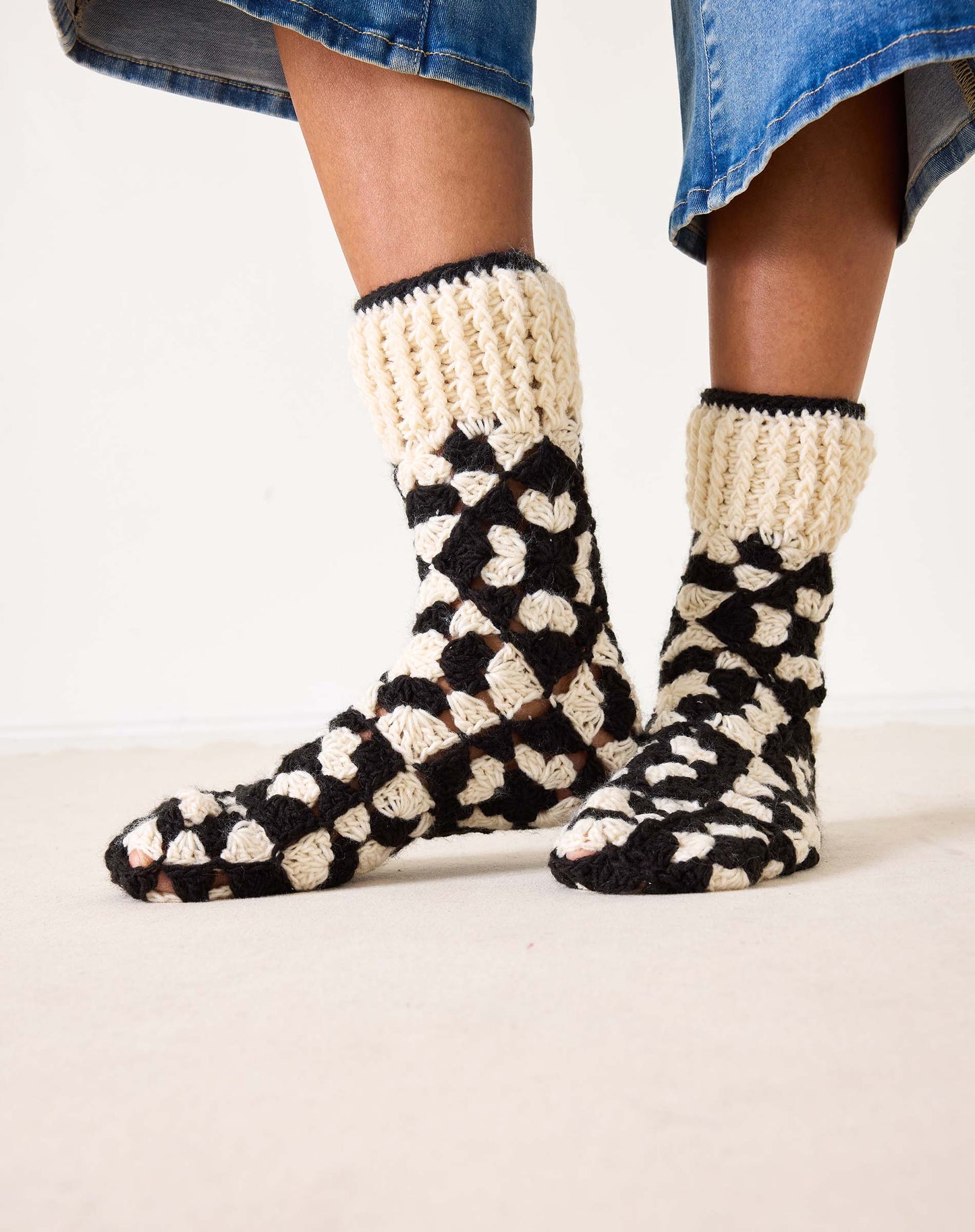 La Paz Crochet Slipper Socks - Cream/Black